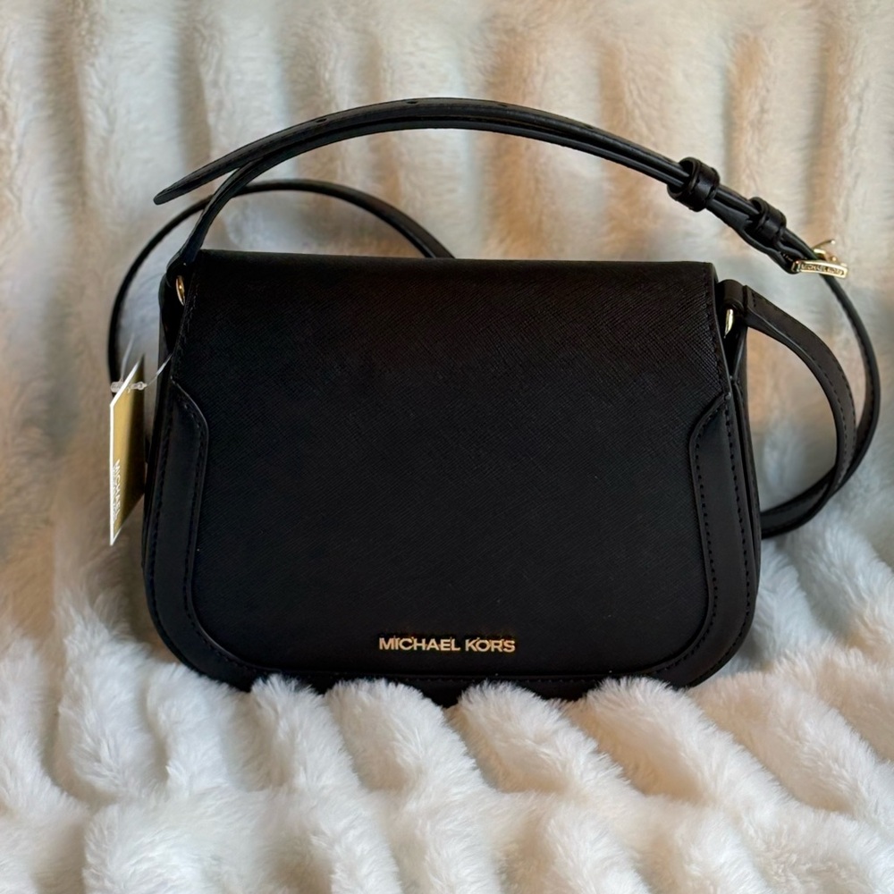 Michael Kors Black Crossbody Bag Sleek and Stylish